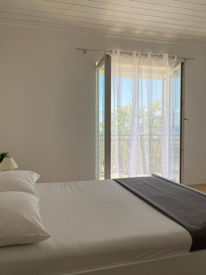 Room For Two Baška Voda Esterno foto