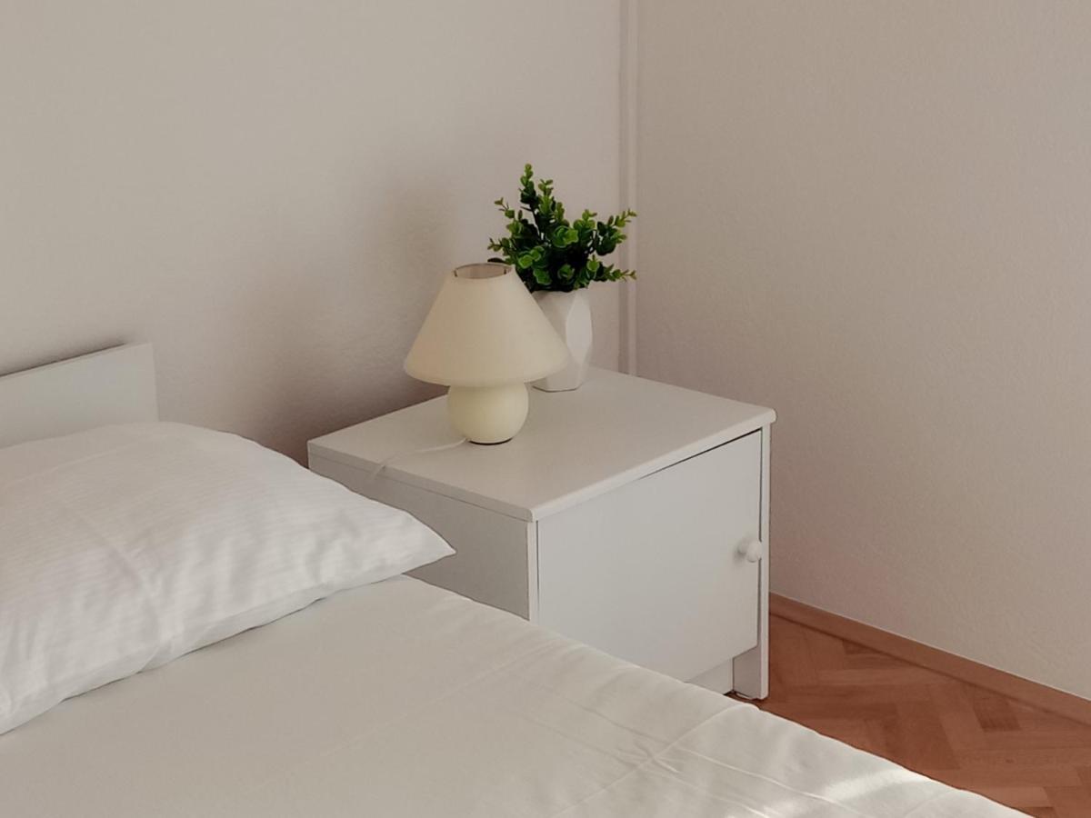 Room For Two Baška Voda Esterno foto